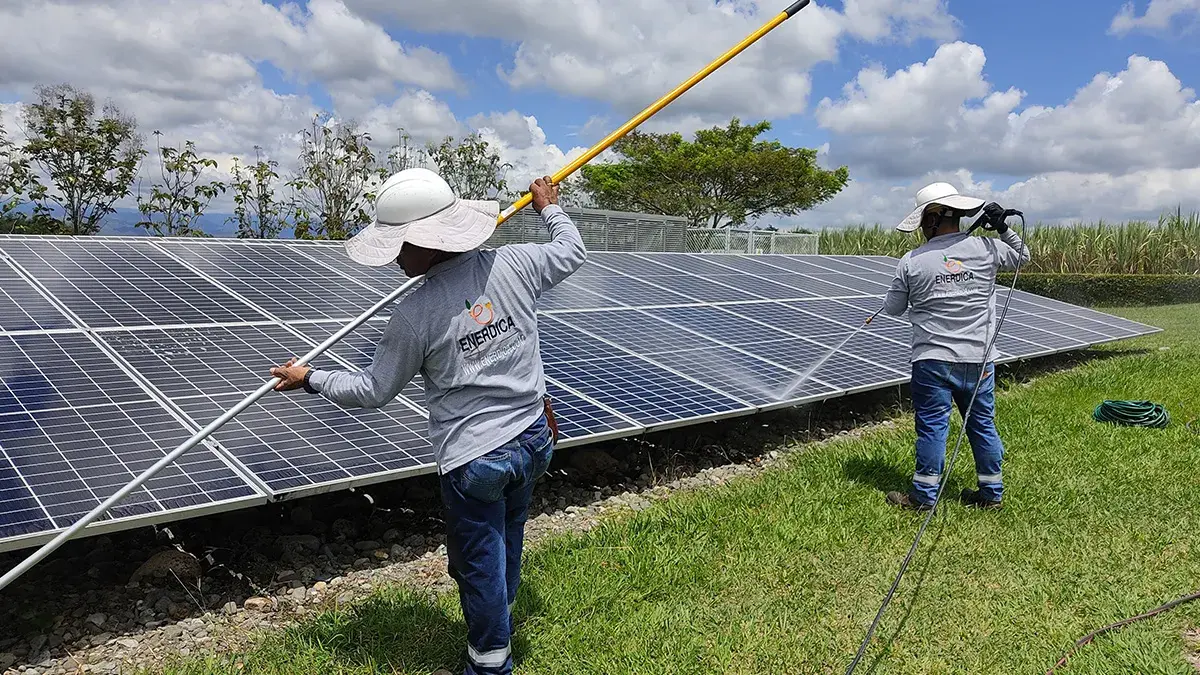 Mantenimiento de plantas solares – Valle del Cauca 1