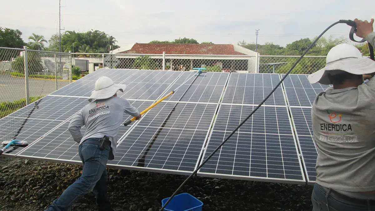 Mantenimiento de plantas solares – Valle del Cauca 2