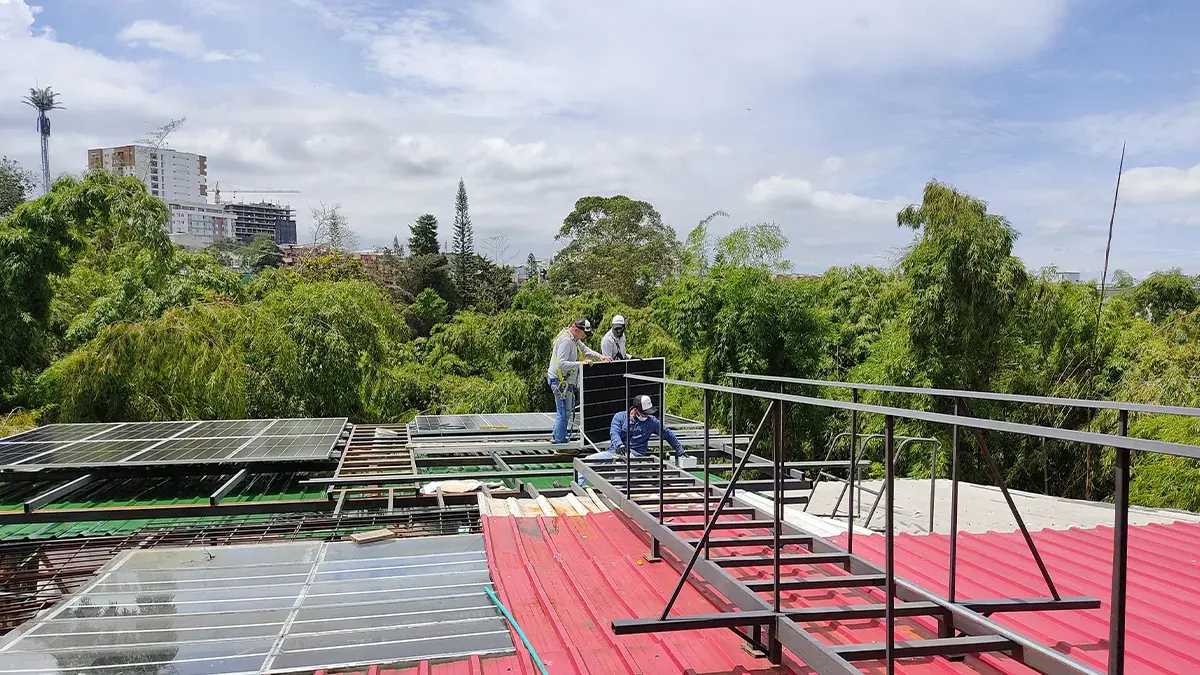 Plata solar en hotel, Armenia - 7.44kWp 2